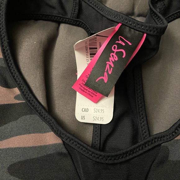 Cute camo sport bra. Size small - Picture 4 of 6